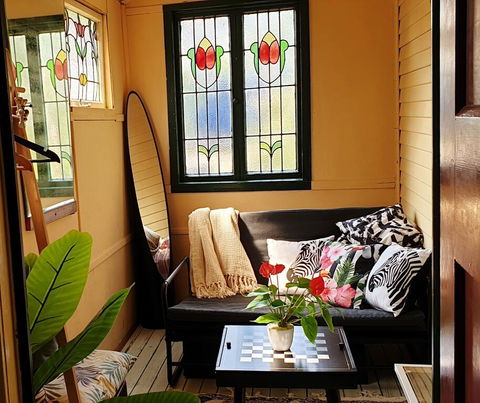 Blue Mountains Historic Retreat-Sleeps 5-WINTER SPECIAL! - St Kilda Accommodation 0