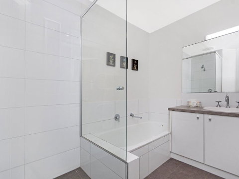 Blue Vista - St Kilda Accommodation 1