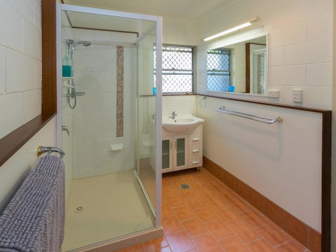 Blue Water Retreat - Downstairs - St Kilda Accommodation 2