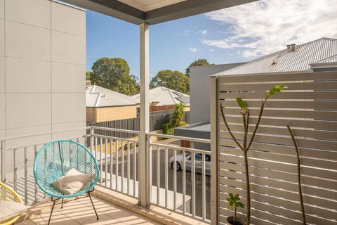 The Nordic Nook - A Relaxed Redcliffe Stay - St Kilda Accommodation 1