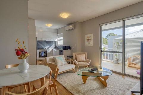The Nordic Nook - A Relaxed Redcliffe Stay - St Kilda Accommodation 2
