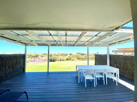THE SHORE- Absolute Beachfront Holiday House - St Kilda Accommodation 2