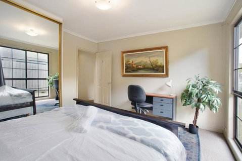 Three Bedroom Sweet Retreat In Coburg - St Kilda Accommodation 3