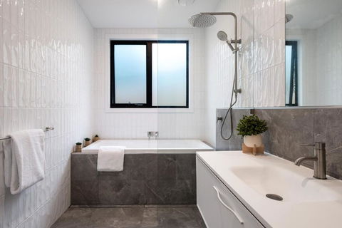 Wynvale Cottage Hepburn - St Kilda Accommodation 3