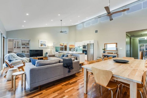 A Surfers Paradise At Chiton Rocks Pets Welcome - St Kilda Accommodation 3