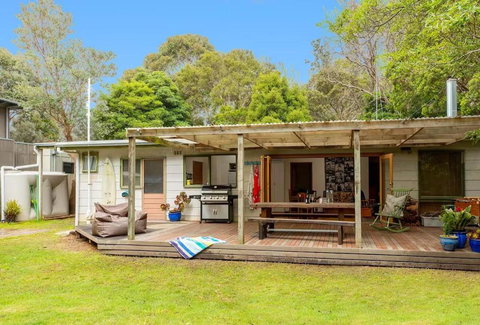 Merricks Surf Cottage - Charming Beachfront Bliss - St Kilda Accommodation 3