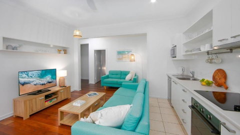 Yamba Daze Sunset - St Kilda Accommodation 1