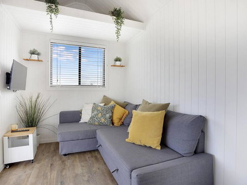 Yamba Tiny House Iris - St Kilda Accommodation 3