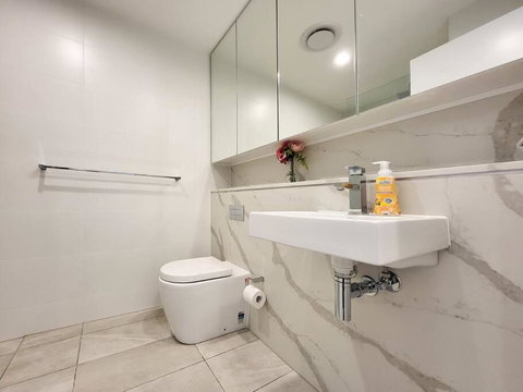 Your Quiet Penthouse With High Ceiling Split Level - St Kilda Accommodation 1
