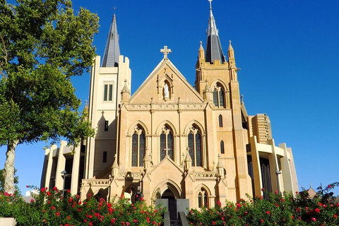Perth Scavenger Hunt: Perched On A Swan - St Kilda Accommodation 1