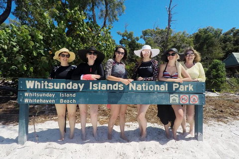 Whitehaven Beach Club - St Kilda Accommodation 0