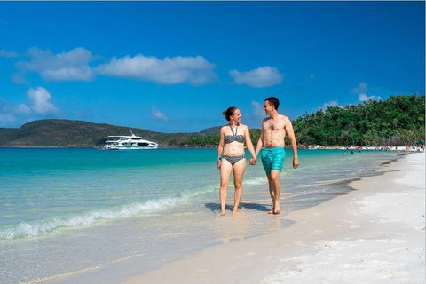Whitehaven Beach Half-Day Cruises - St Kilda Accommodation 3