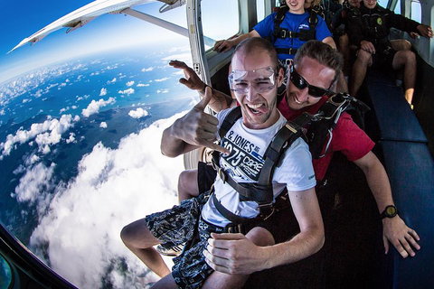Reef And Rainforest Tandem Sky Dive In Cairns - St Kilda Accommodation 2