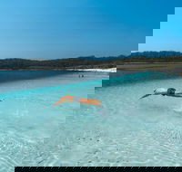 Lake McKenzie Full-Day Tour with Lunch from Hervey Bay